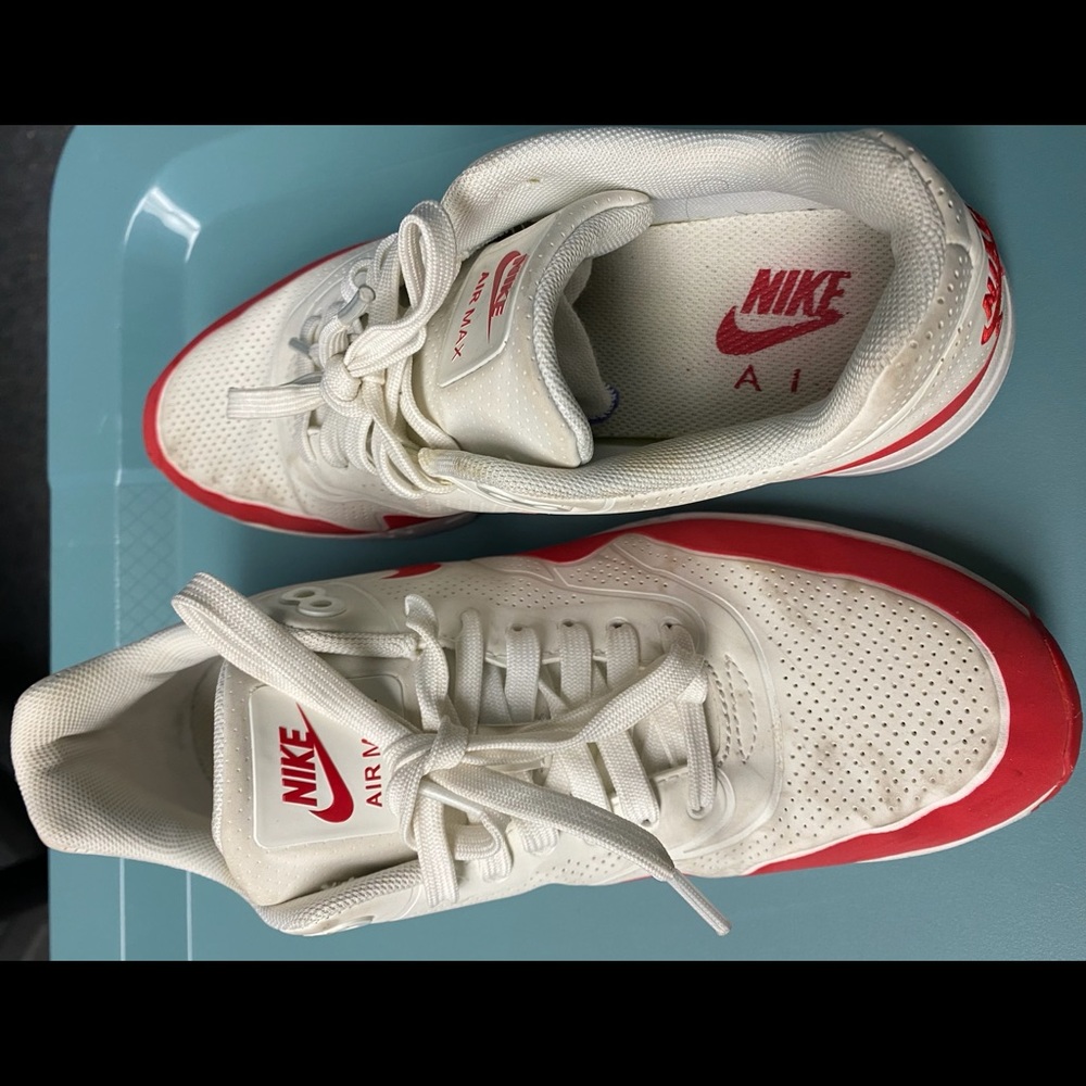 Nike shoes red/white shines with flash